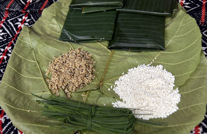 Bánh nếp Tày nhân trứng kiến mang hương vị đặc biệt