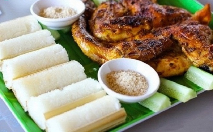 Cơm lam Sơn Dương chấm muối lạc ăn kèm các loại đồ nướng siêu ngon